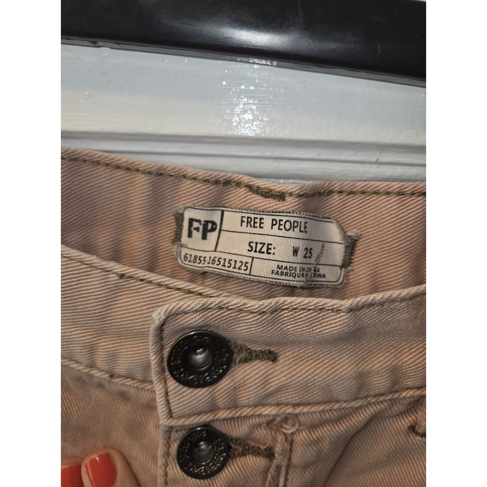 Free People Women Shorts Size W 25 Dusty Rose Button Fly Frayed Hem Distressed - Picture 2 of 3